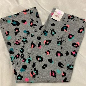 NWT SO Perfectly Soft Grey Graffiti Capri leggings Girls 12
